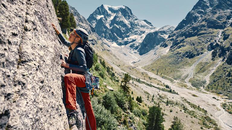 In der Vertikalen: Klettern im Val d’Hérens bei einzigartigem Bergpanorama.