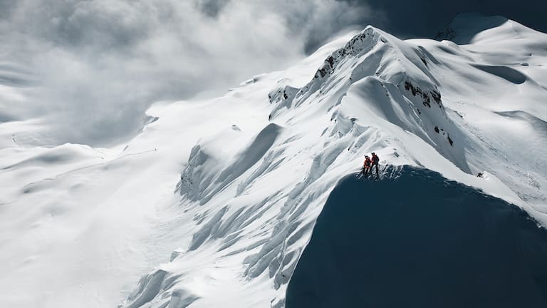 Anna Wallner nimmt die Zuschauer mit ins Freeride-Paradies am Arlberg.