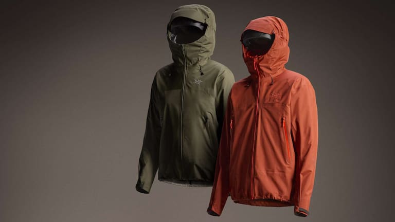 Superleicht, wetterfest und vielseitig einsetzbar – in der Arc’teryx Beta SL findest du einen treuen Ganzjahresbegleiter für all deine Lieblingsaktivitäten.