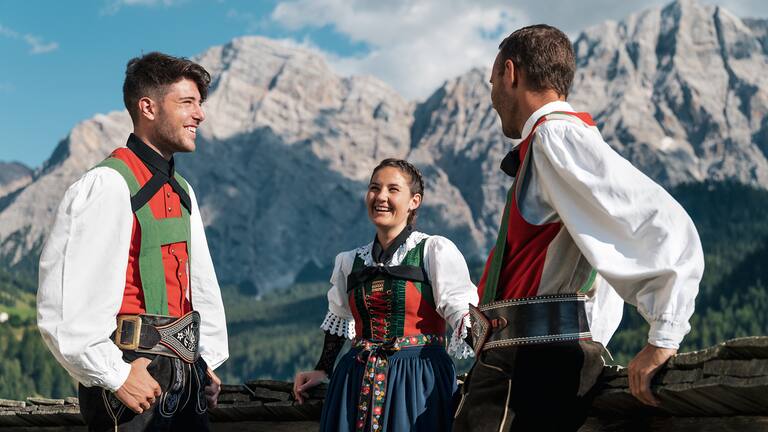 Tradition, Tracht, Alta Badia, junge Leute