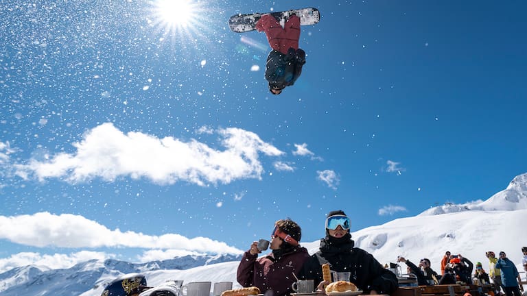 Das Engadin ist im März 2025 Gastgeber der Freestyle- Weltmeisterschaft.