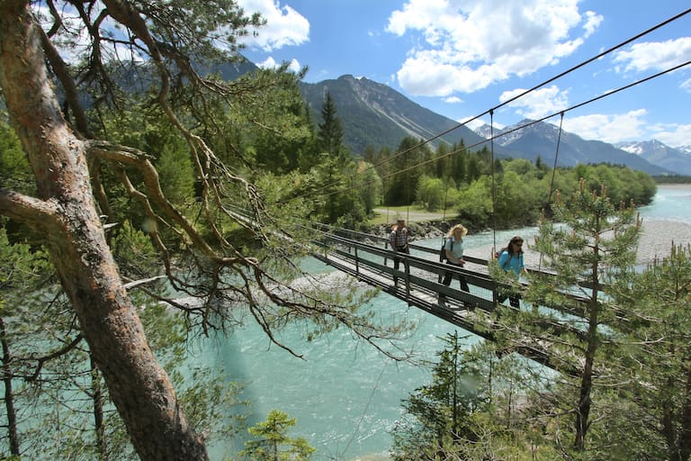 Hängebrücke über den Lech bei Forchach