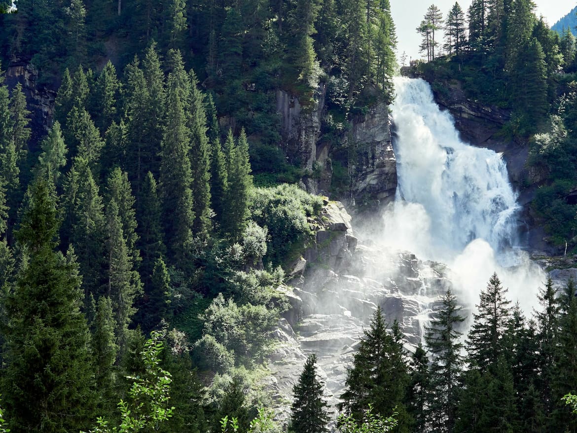 Die Krimmler Wasserfälle stellen ein imposantes Naturschauspiel dar.