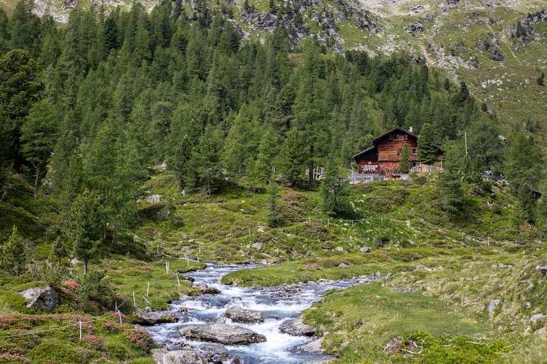 Eine der schönsten Schutzhütten Osttirols, die Lienzer Hütte.