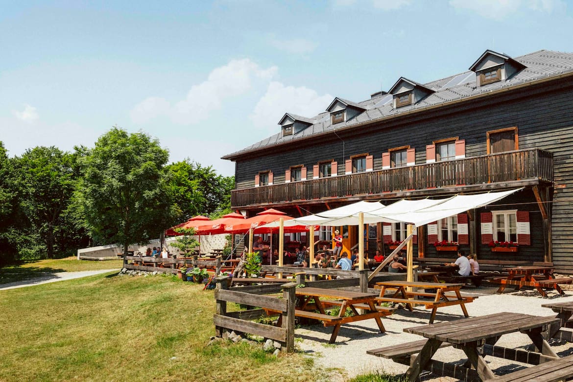 Das Peilstein-Haus ist eine Schutzhütte des Alpenvereins.