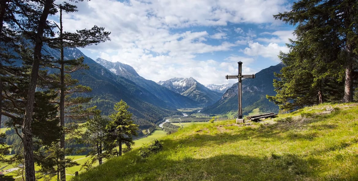 Am Baichlstein steht sogar ein kleines Gipfelkreuz.