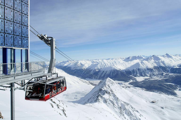 Seilbahn am Piz Nair in der Schweiz