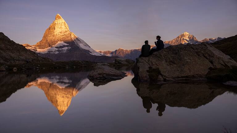 Einzigartiger Ausblick: Eine Wanderung bei Sonnenaufgang mit Blick auf das Matterhorn.