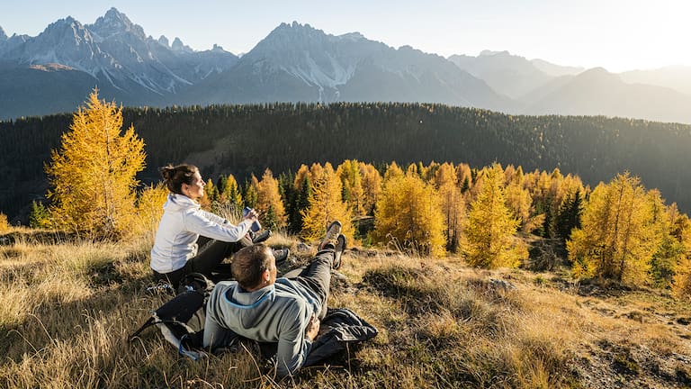 Besser als Fernsehen: die Aussicht auf dem Toblacher Höhenweg.