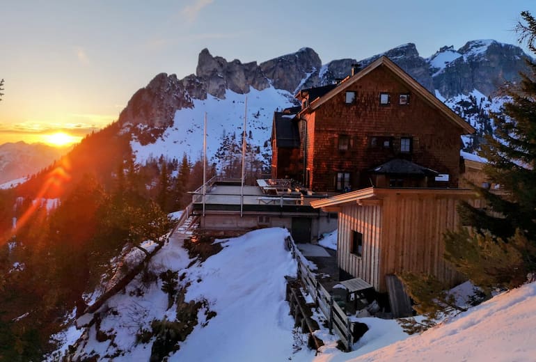 Die Erfurter Hütte als beliebter Ausgangspunkt für Touren