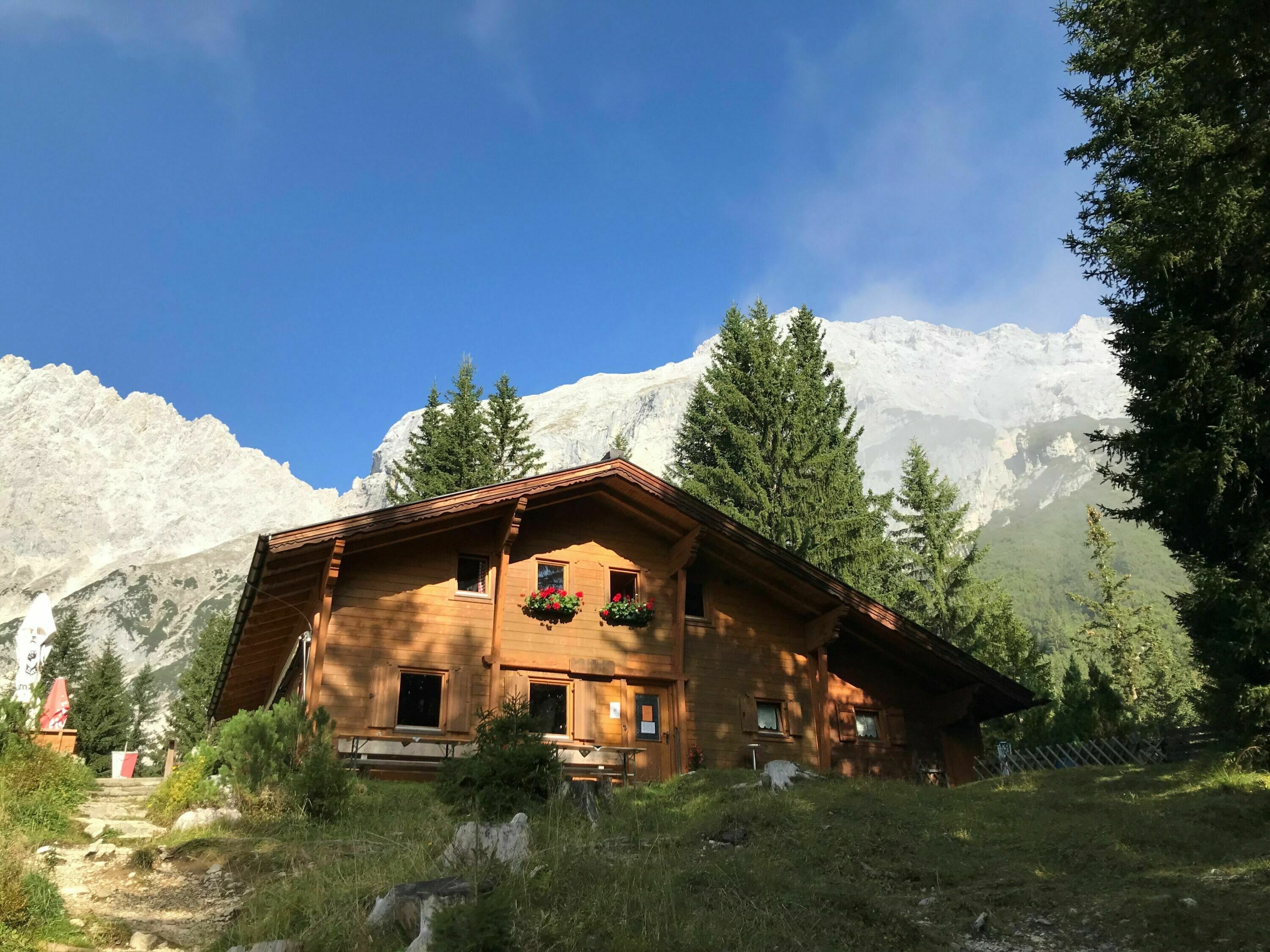 Neue Alplhütte Tirol - Touren, Wetter, Zimmer - Bergwelten