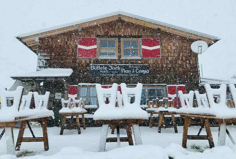 Die Büllelejochhütte im Winter