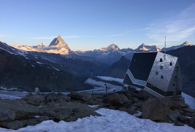 Monte Rosa Hütte mit Matterhorn