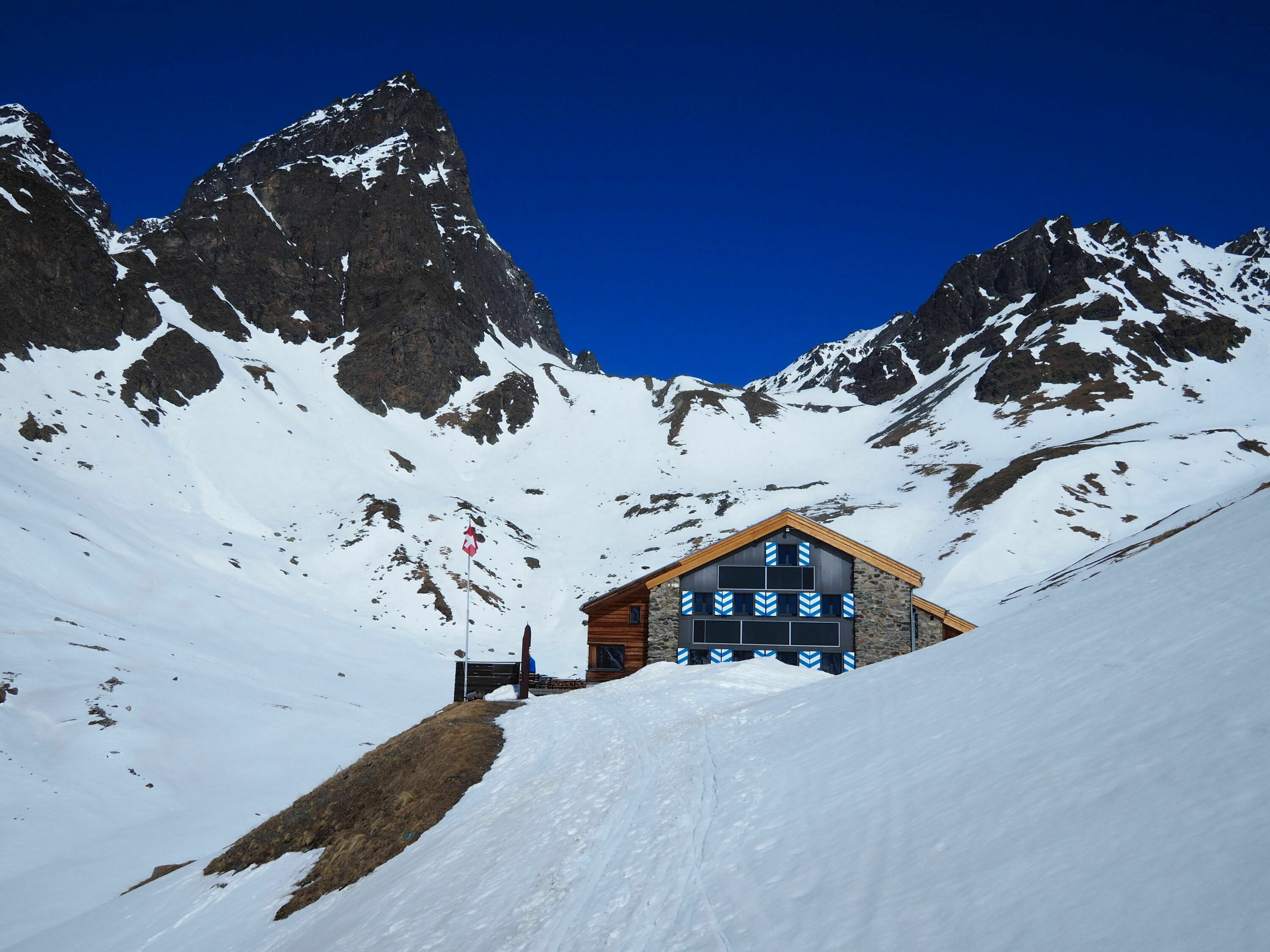 ▷ Tuoihütte Graubünden - Touren, Wetter, Zimmer - Bergwelten