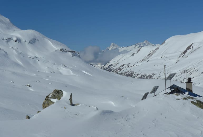 Binntalhütte im Winter