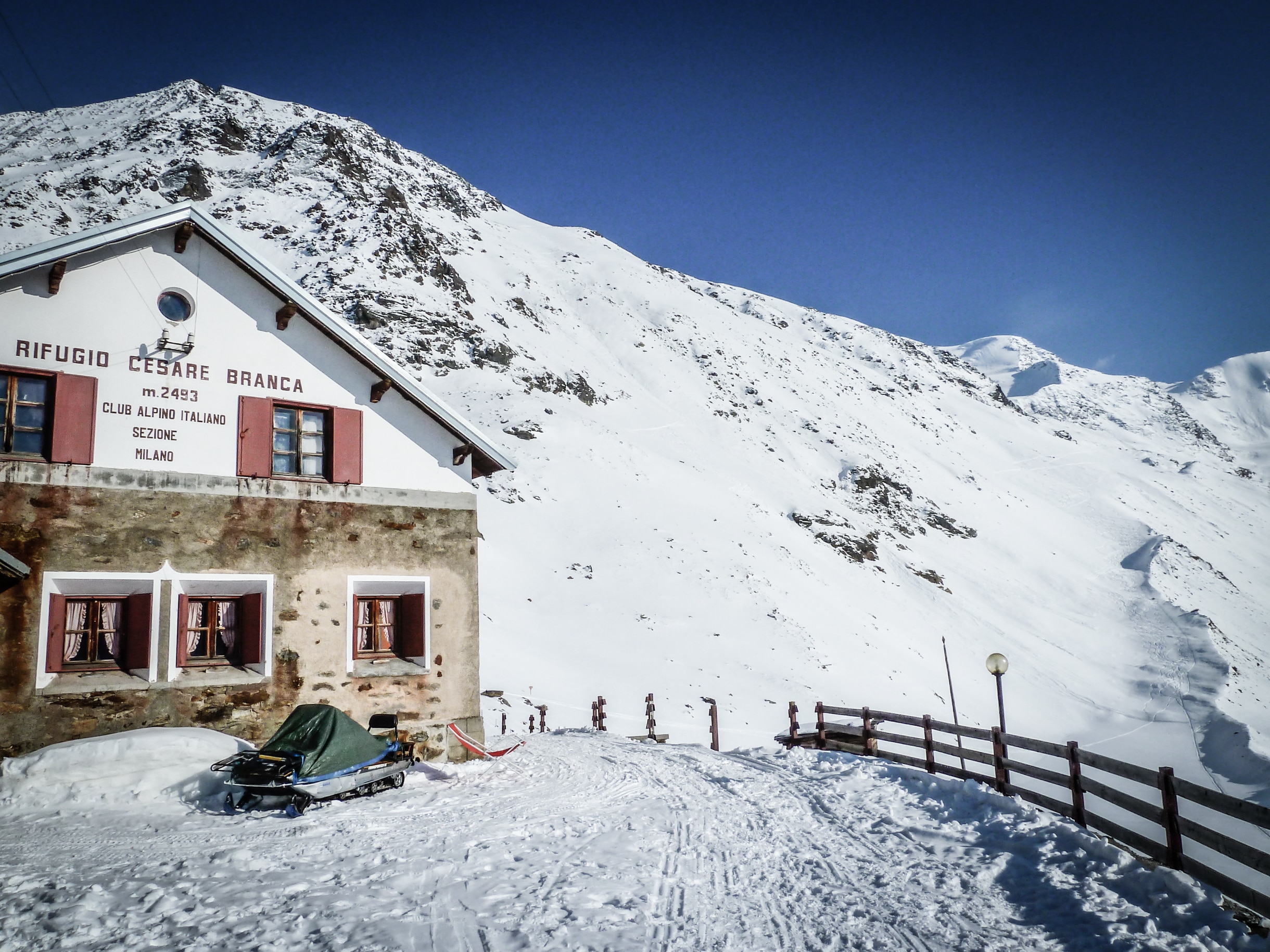 ▷ Brancahütte Lombardei - Touren, Wetter, Zimmer - Bergwelten