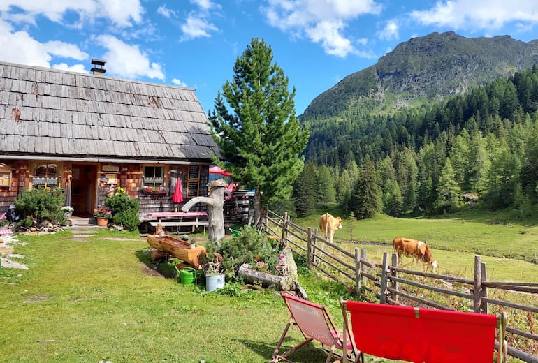 Die Tonimörtlhhütte wir in den Sommermonaten bewirtschaftet.