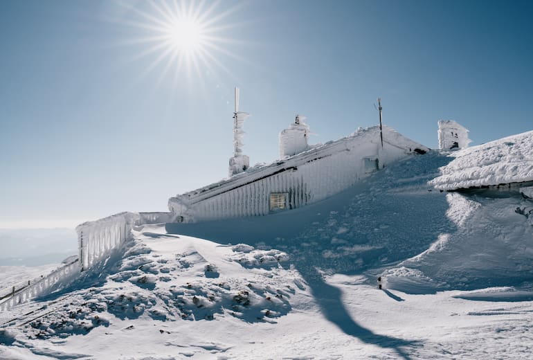 Die Fischerhütte liegt am Hochplateau des Schneebergs