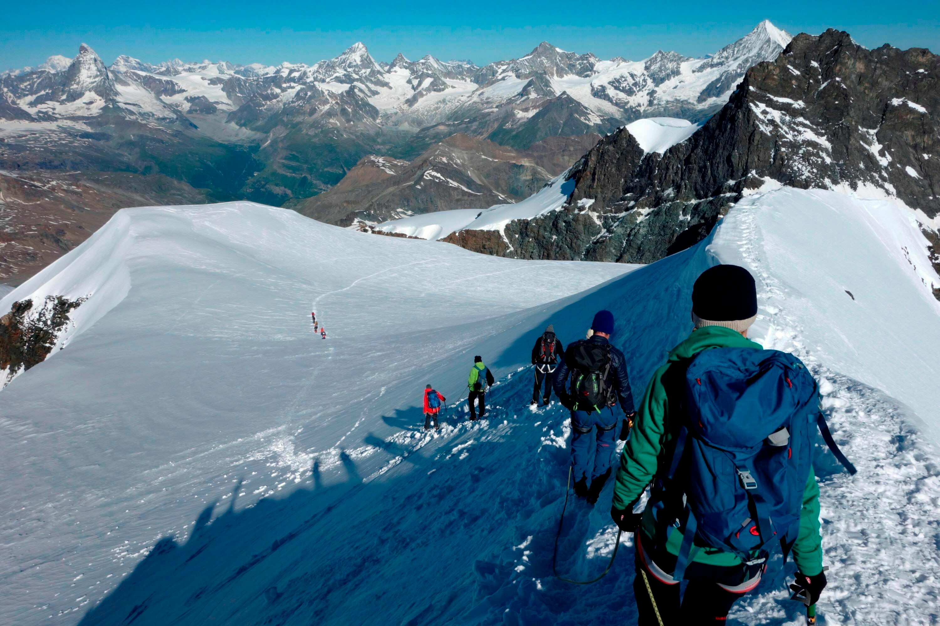 Berg- und Hochtouren: Strahlhorn von der Britanniahütte - 9:00 h - 16 km - Bergwelten