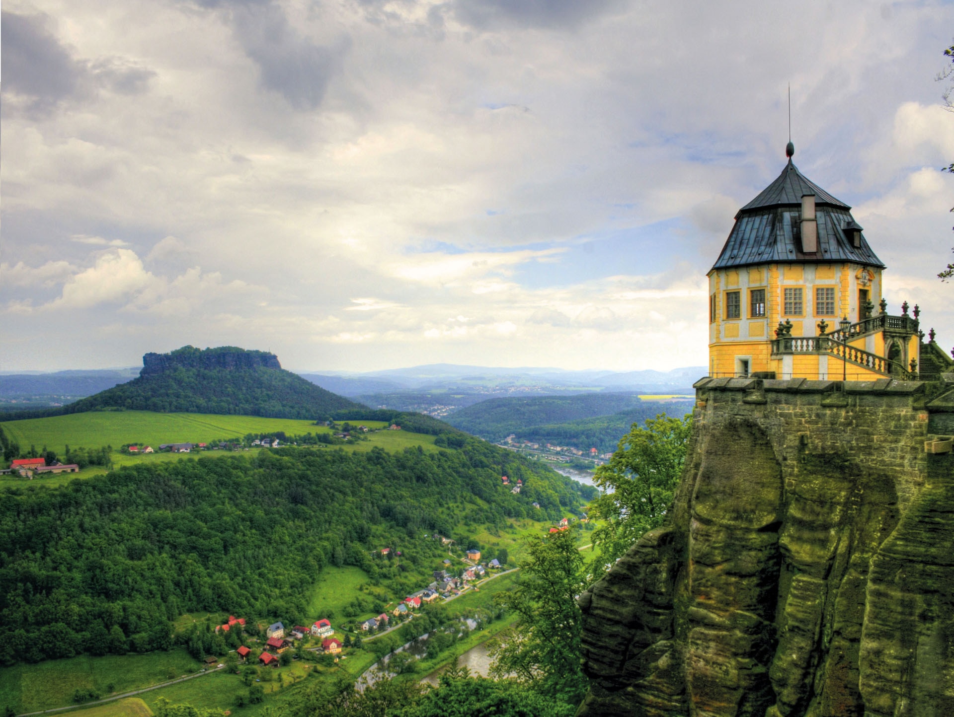 Wandern Königstein Weißi 330 h 12 km Bergwelten