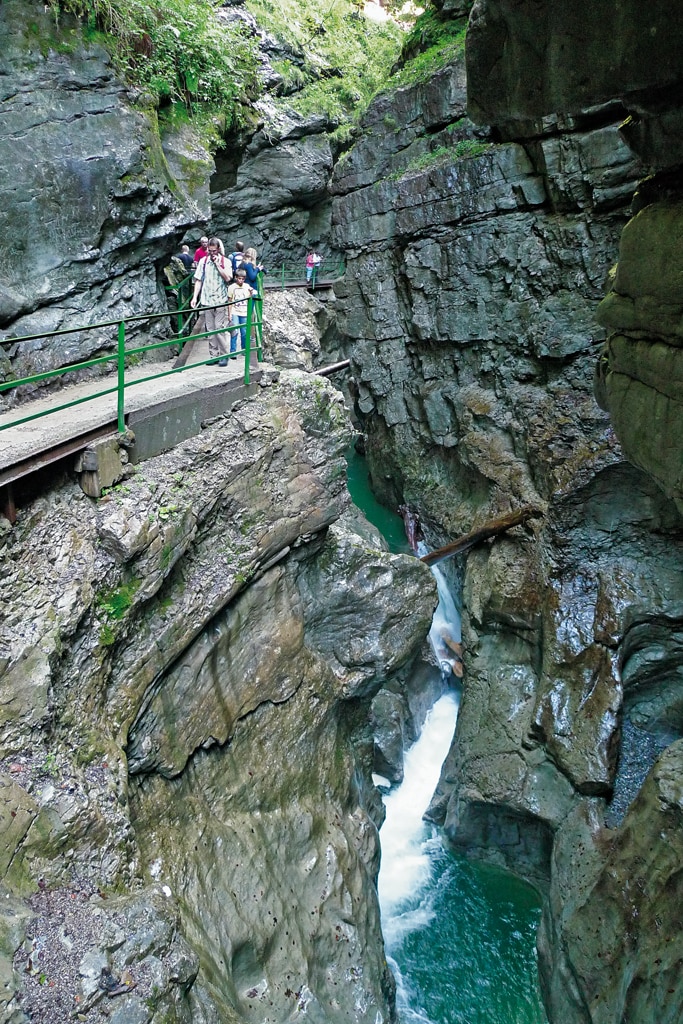 Wandern: Von Walserschanz durch die Breitachklamm - Bergwelten